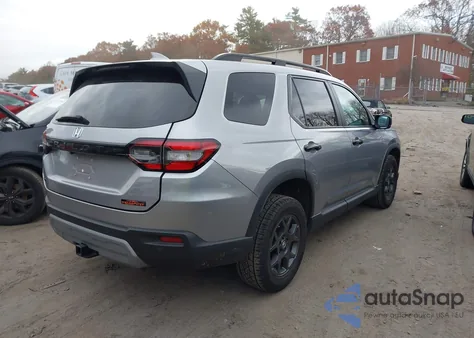 2025 Honda Pilot Trailsport z USA, uszkodzony, nr VIN 5FNYG1H66SB060821